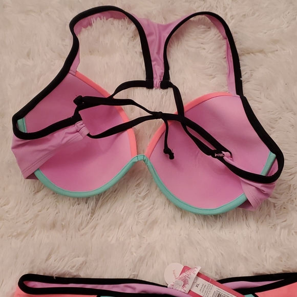 Nwt swim suit. Xl - Picture 2 of 3